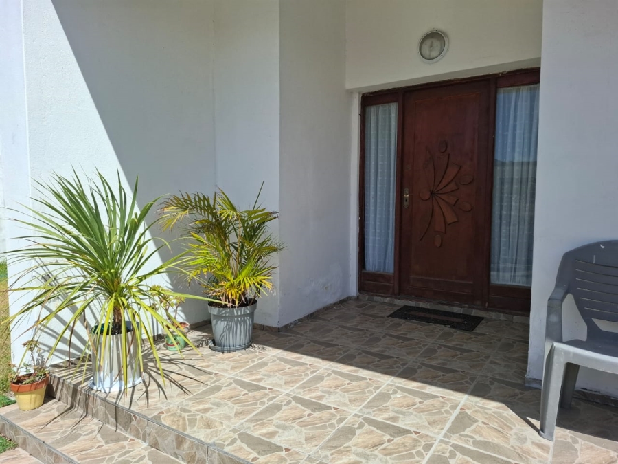 6 Bedroom Property for Sale in Pelican Heights Western Cape